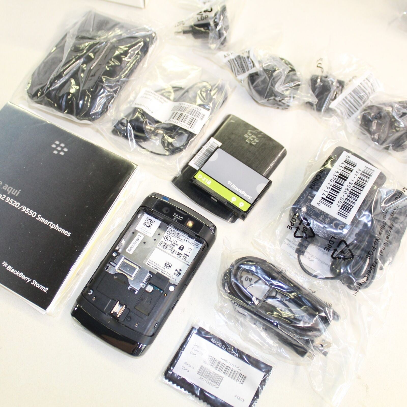 Vintage Blackberry Storm 2 9520 Movistar Smartphone Black 2GB In Box Spanish