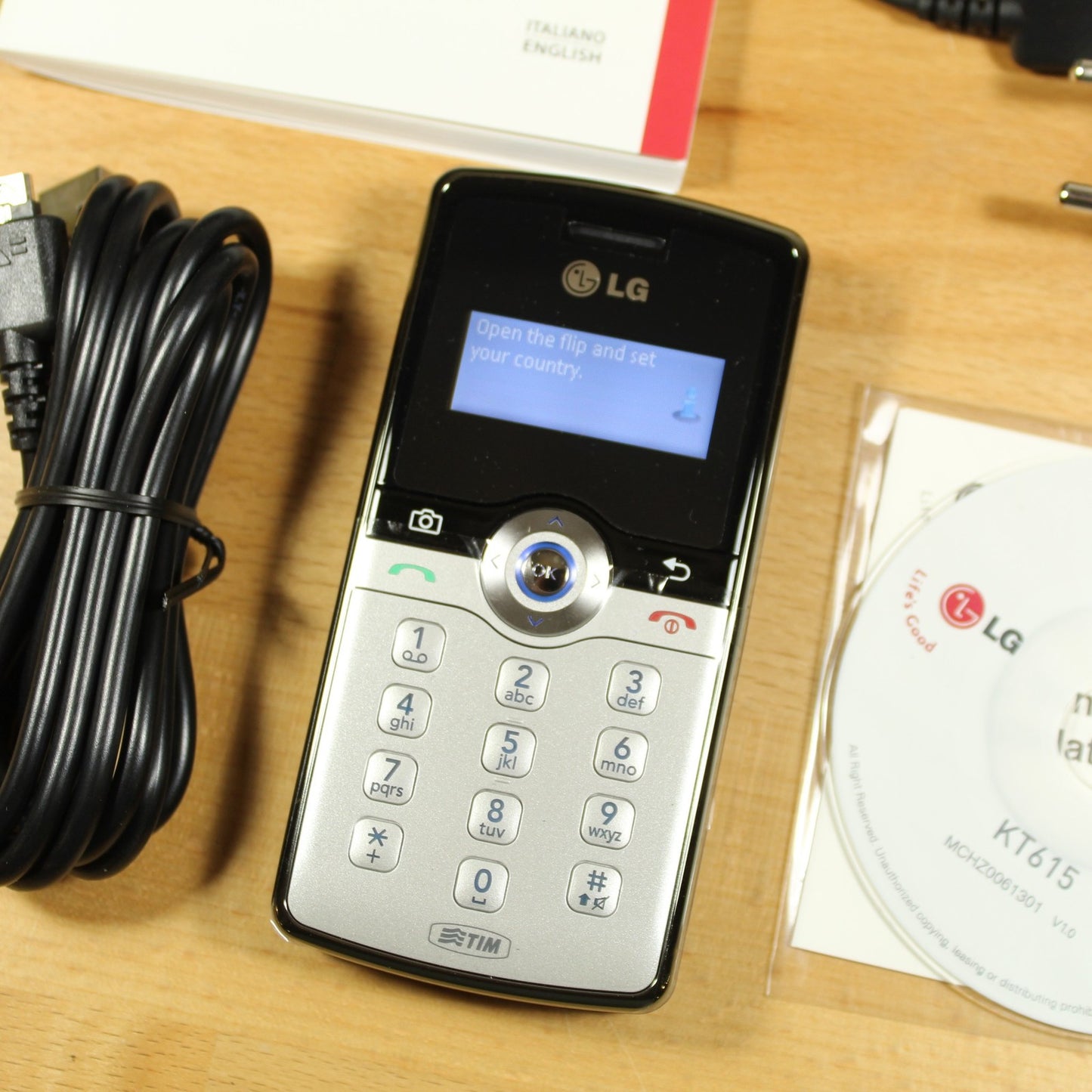 Rare Vintage LG KT615 Slider Phone In Box International Italian TIM Collector