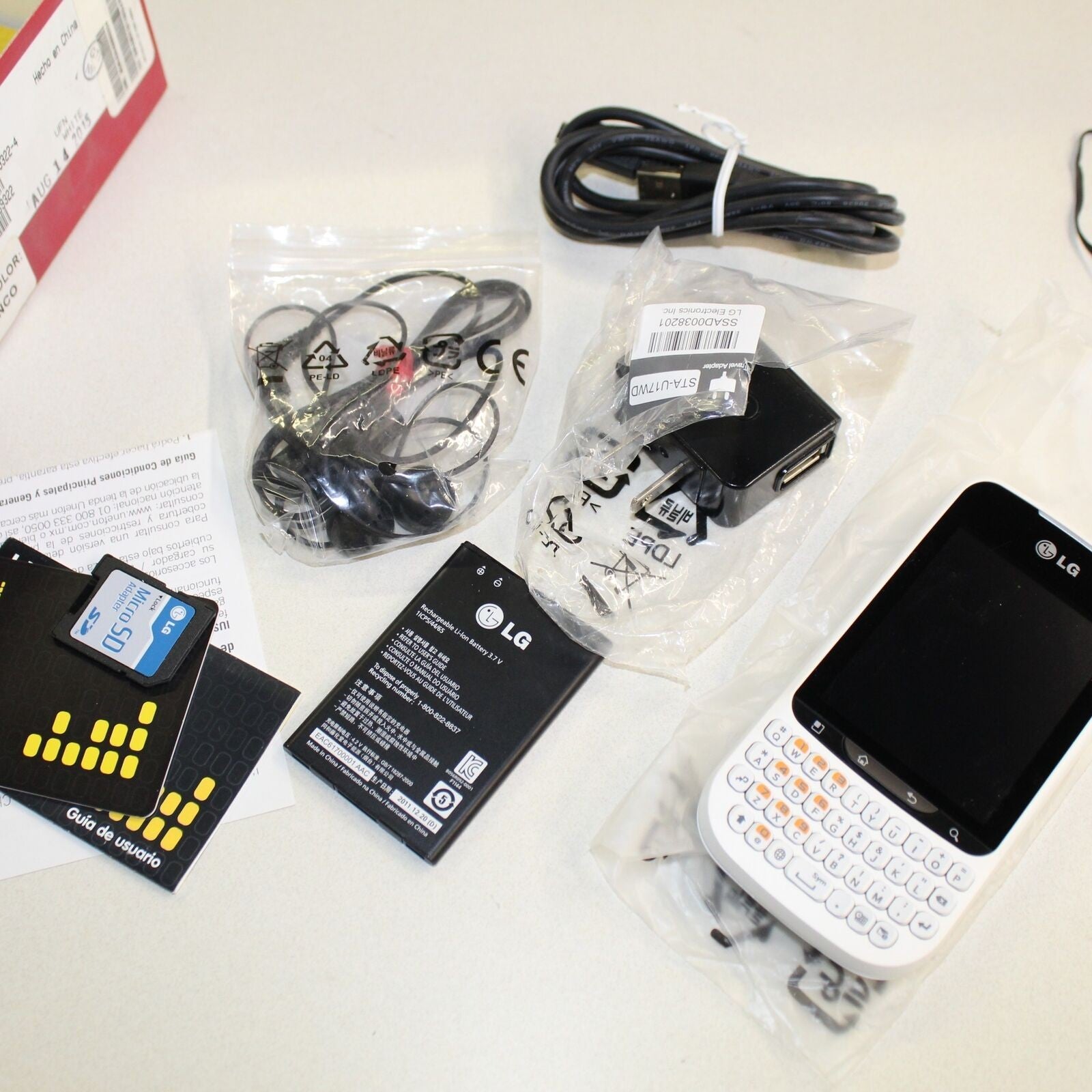 Rare Vintage LG Optimus Pro C660h Unefon White Phone International In Box