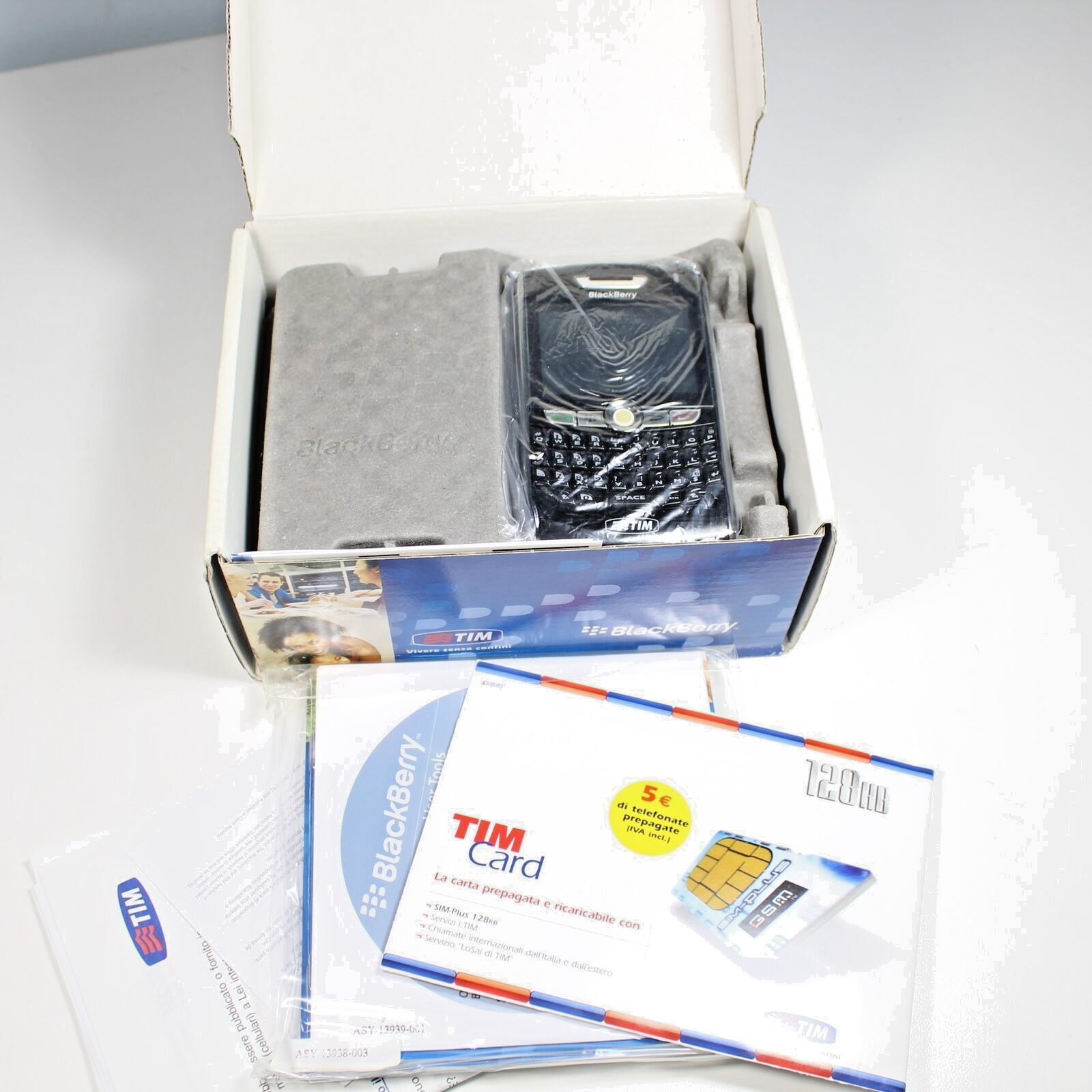 Vintage Blackberry 8800 Phone Black  In Box Complete 2007 Italian International