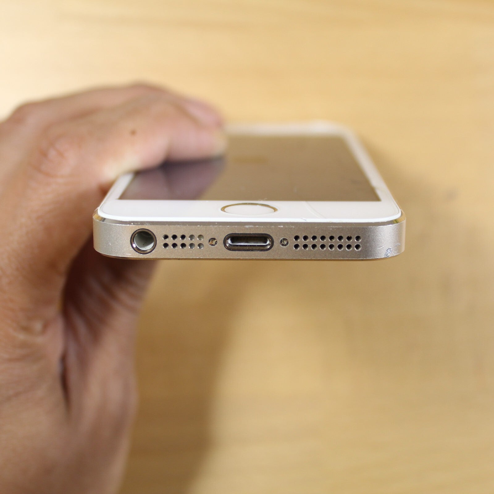 Apple iPhone 5s 16 GB Gold AT&T Untested For Parts