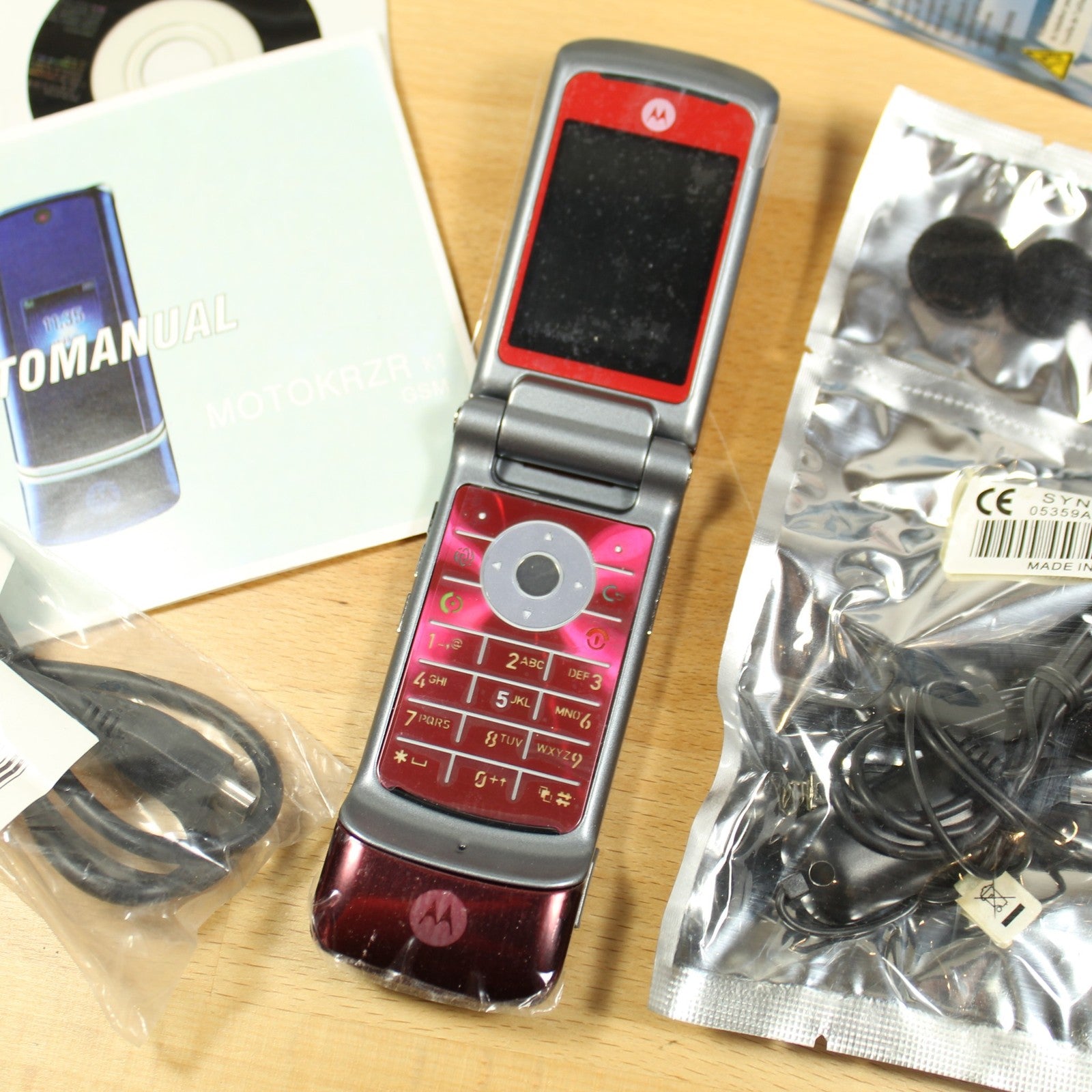 Rare Vintage Motorola RAZR K1 Red Phone International In Box Collectible