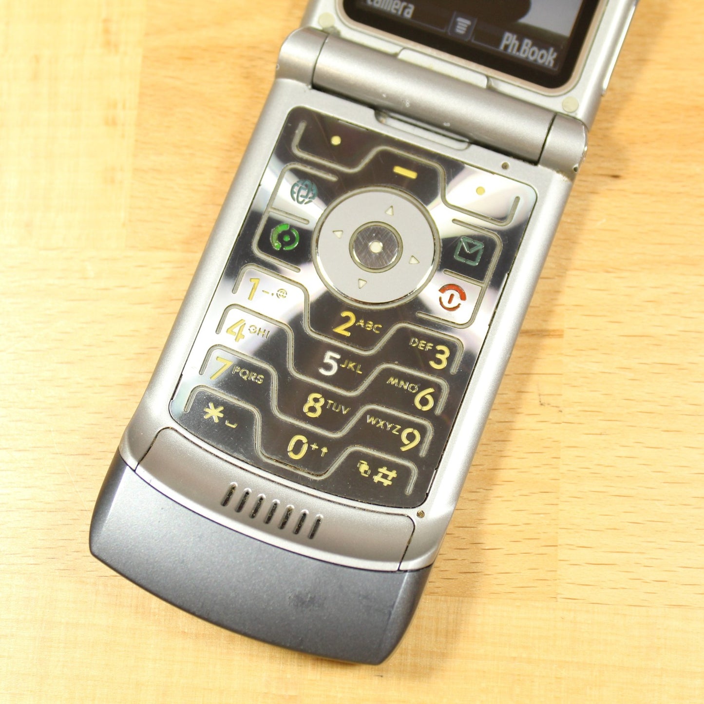 Rare Motorola RAZR V3 T-Mobile Camera Flip Phone Gray Vintage Collectible
