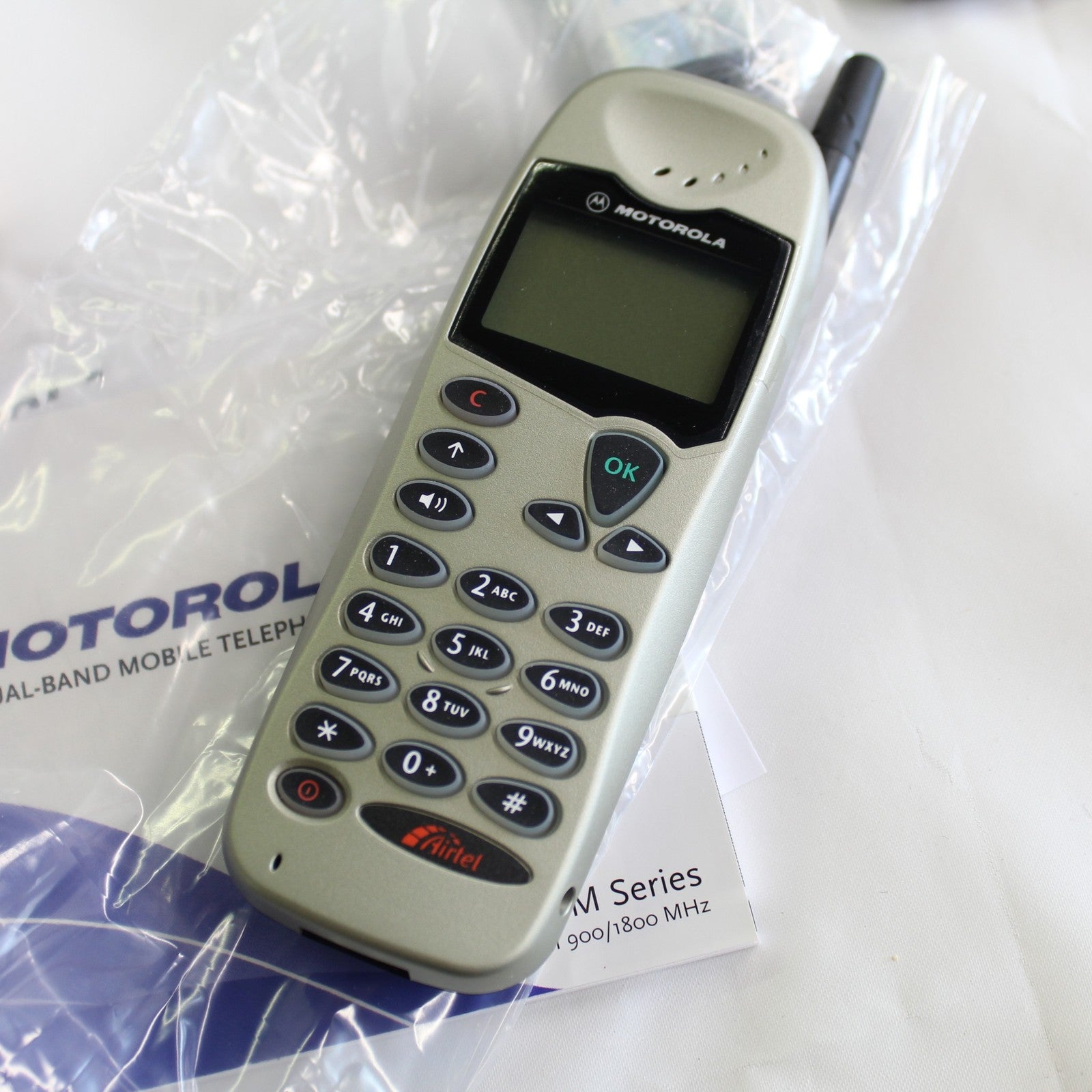 Motorola M3588 (AirTel) SILVER Cellphone Vintage International