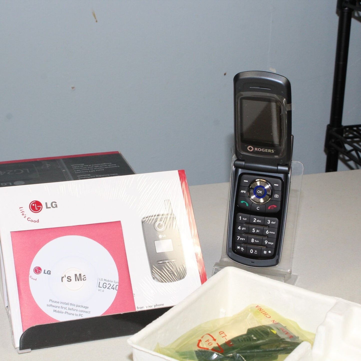 Rare Vintage 2006 LG LG240 Rogers Phone GoSmart Silver In Box