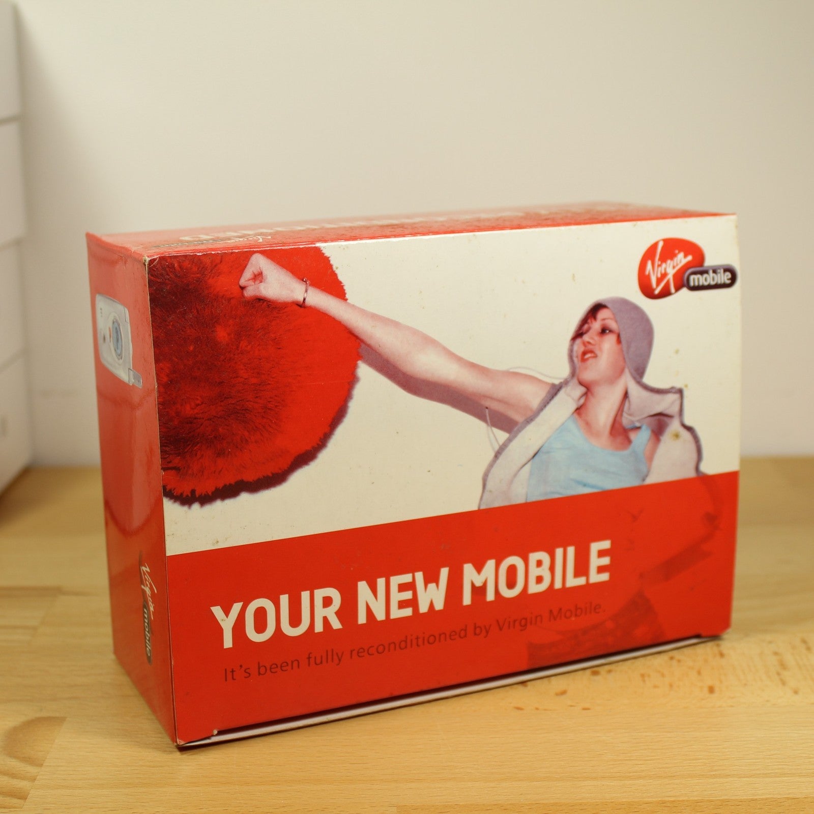 Rare Vintage Micro Snapper Virgin Mobile Phone International In Box Collectible