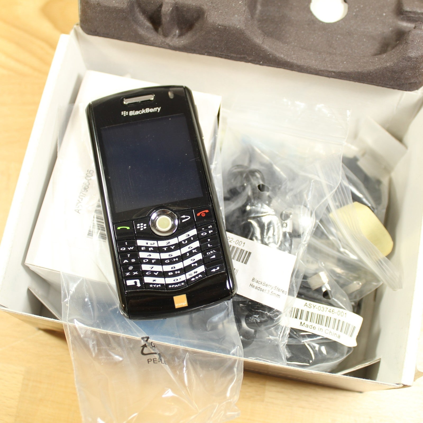 Rare Vintage Blackberry Pearl 8110 Phone Black In Box Collectible Orange Network