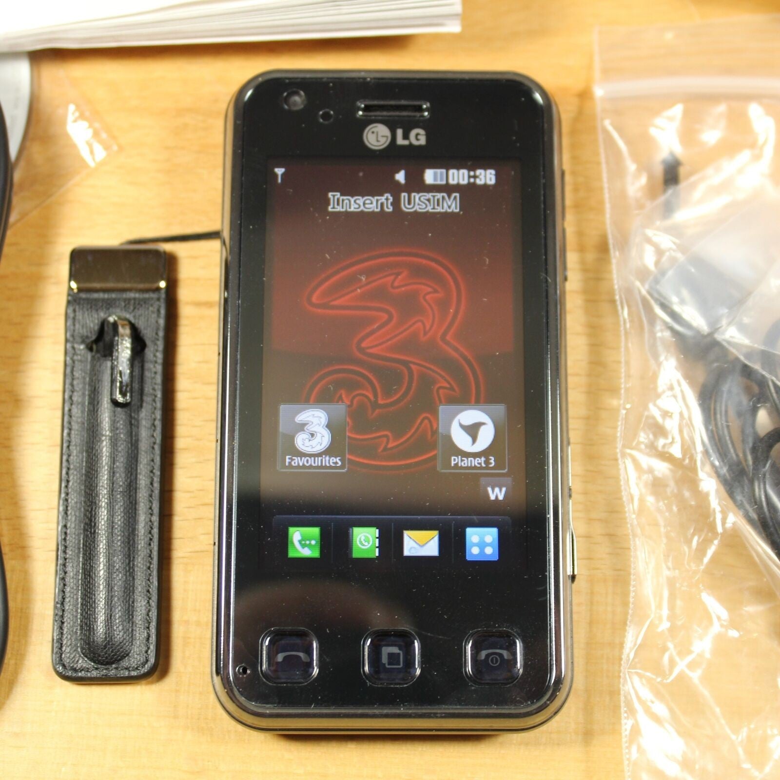 Vintage Rare LG Renoir KC910i Black Phone International In Box Complete