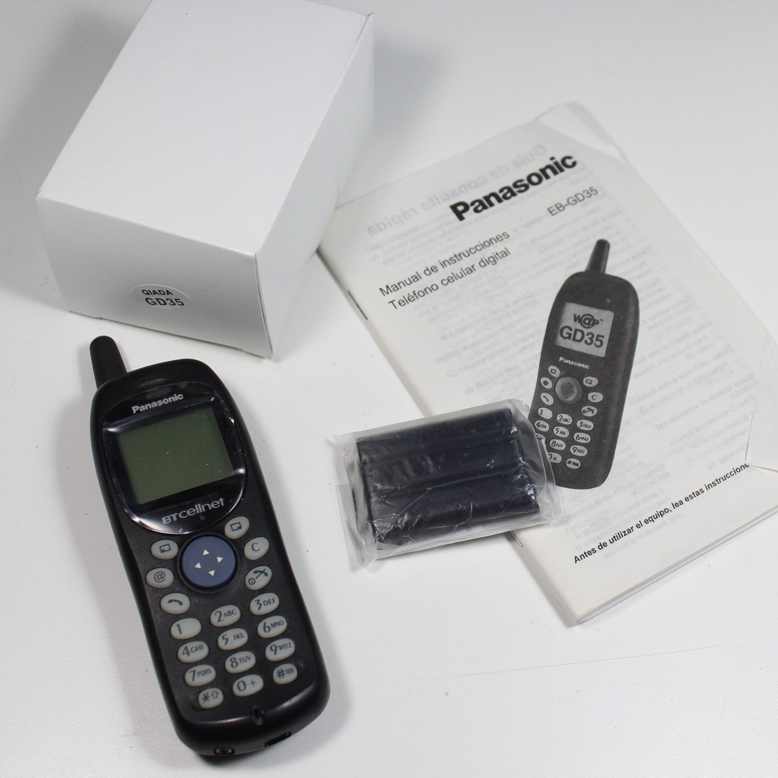 Rare Vintage Panasonic EB-GD35 Phone International Black In Box Collectible