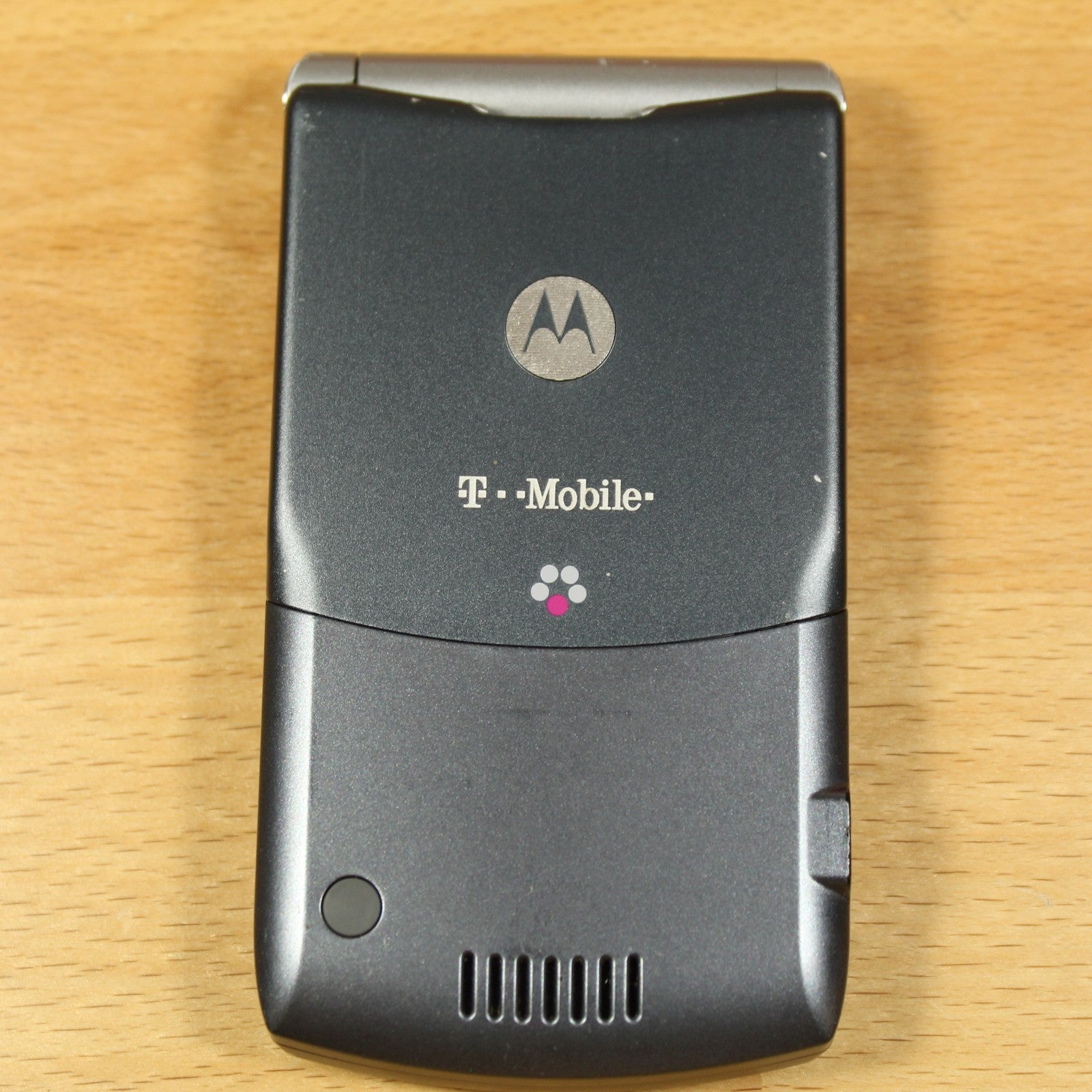 Rare Motorola RAZR V3 T-Mobile Camera Flip Phone Gray Vintage Collectible