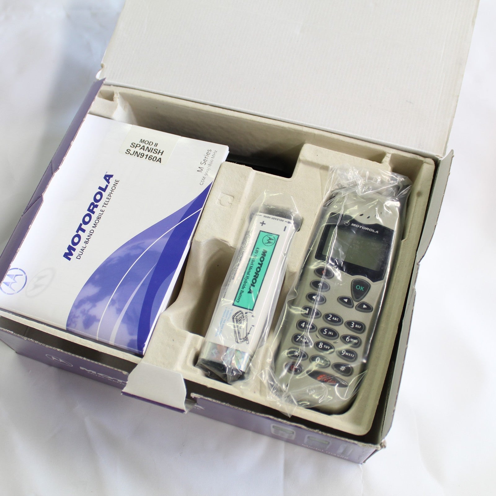 Motorola M3588 (AirTel) SILVER Cellphone Vintage International