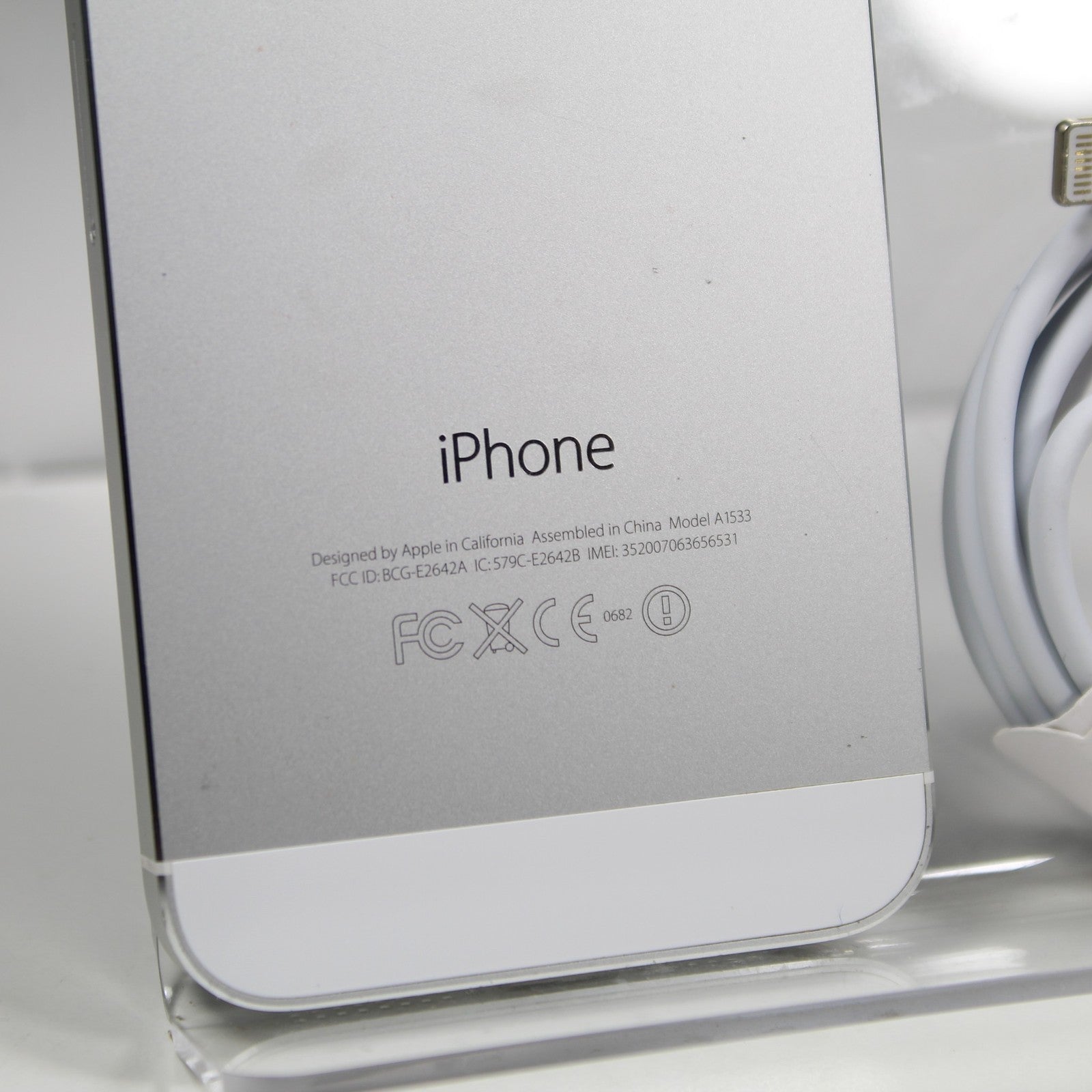 Vintage Apple iPhone 5s A1533 Smartphone 4G LTE Silver 16GB Collectible