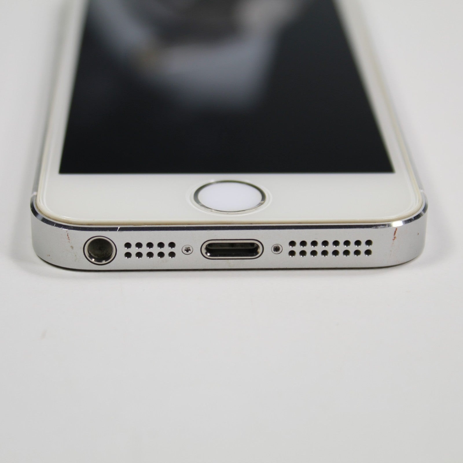 Vintage Apple iPhone 5s A1533 Smartphone 4G LTE Silver 16GB Collectible