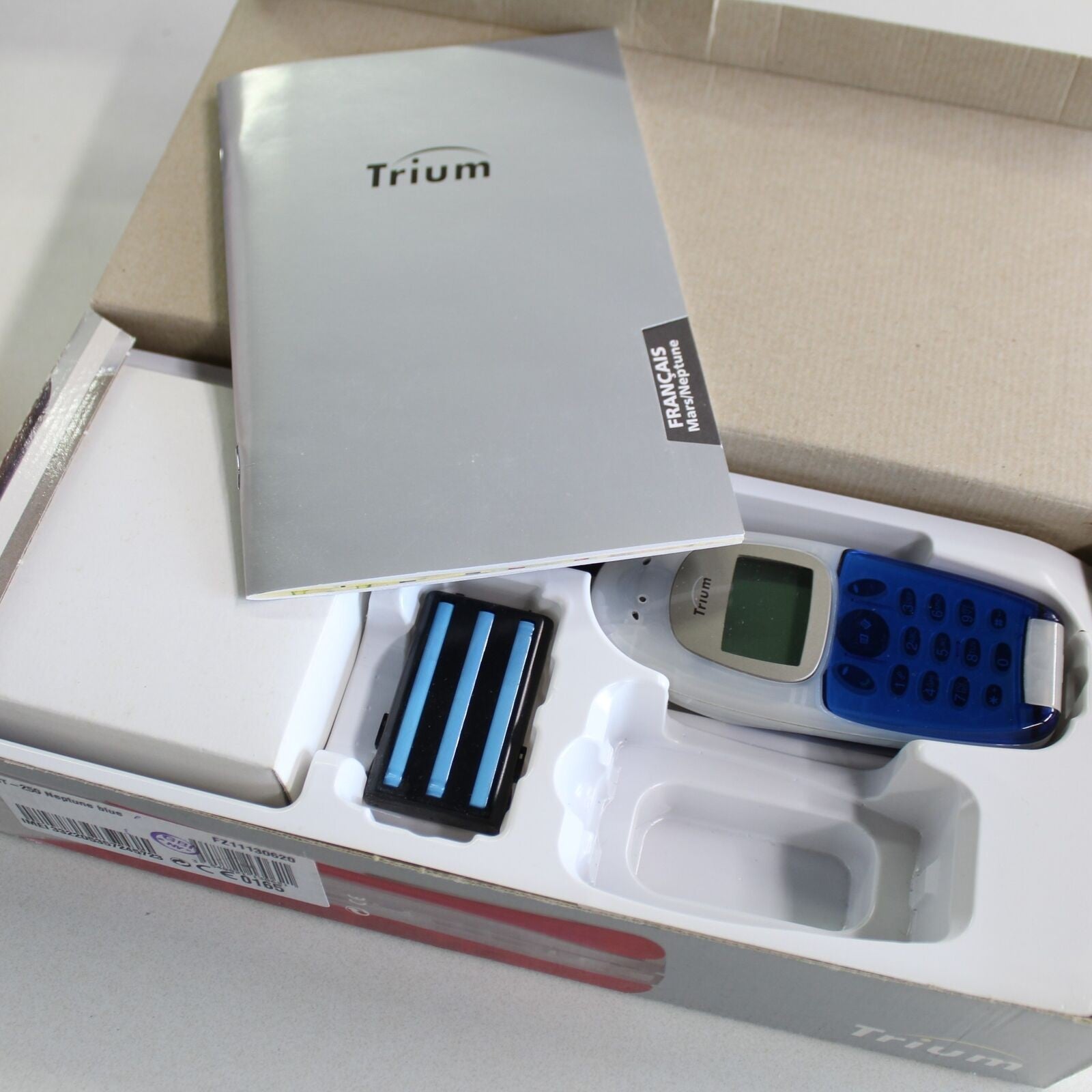 Very Rare Vintage Mitsubishi MT-250 Trium Phone GSM Neptune Blue In Box