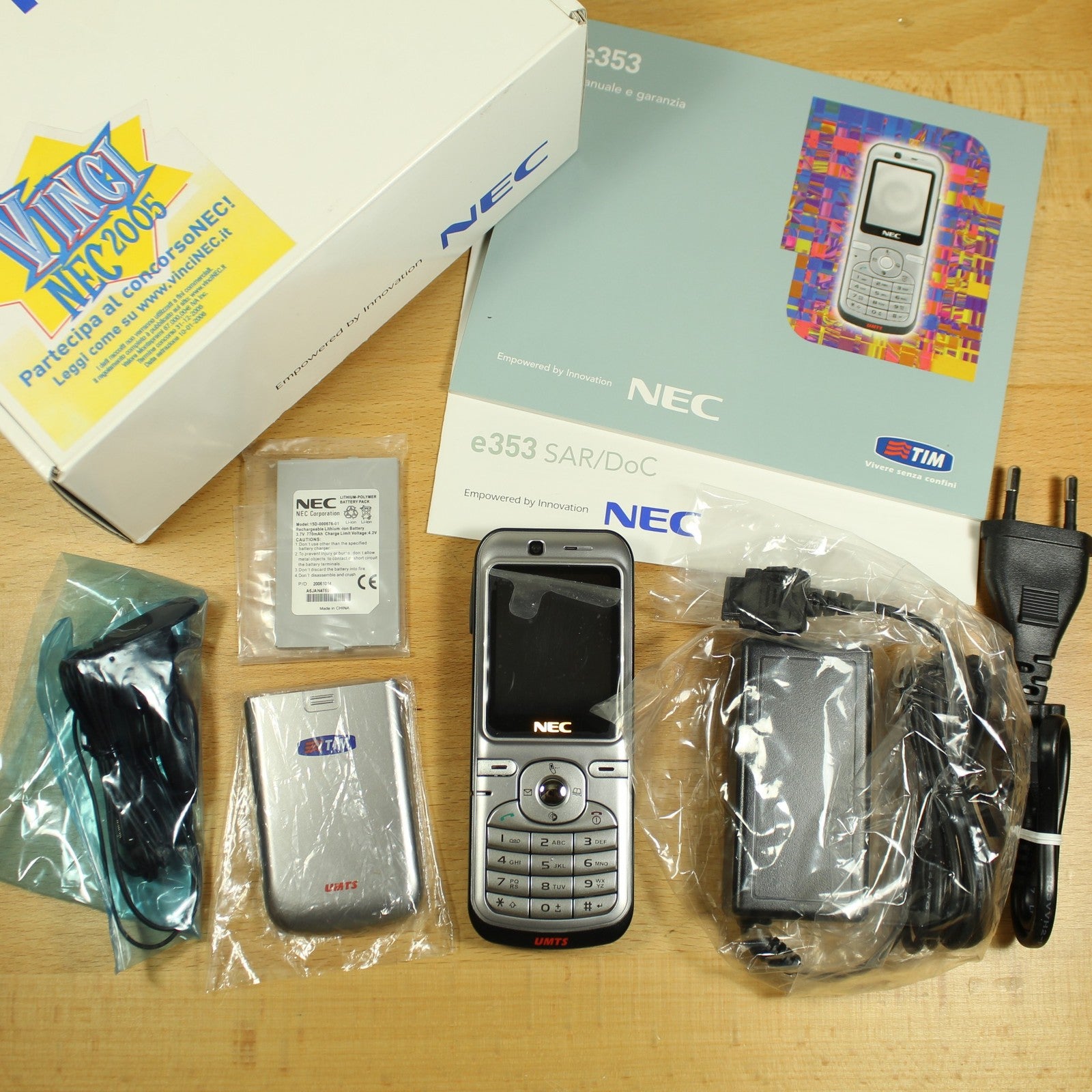 Rare Vintage NEC e353 TIM Phone International In Box Collectible Italian