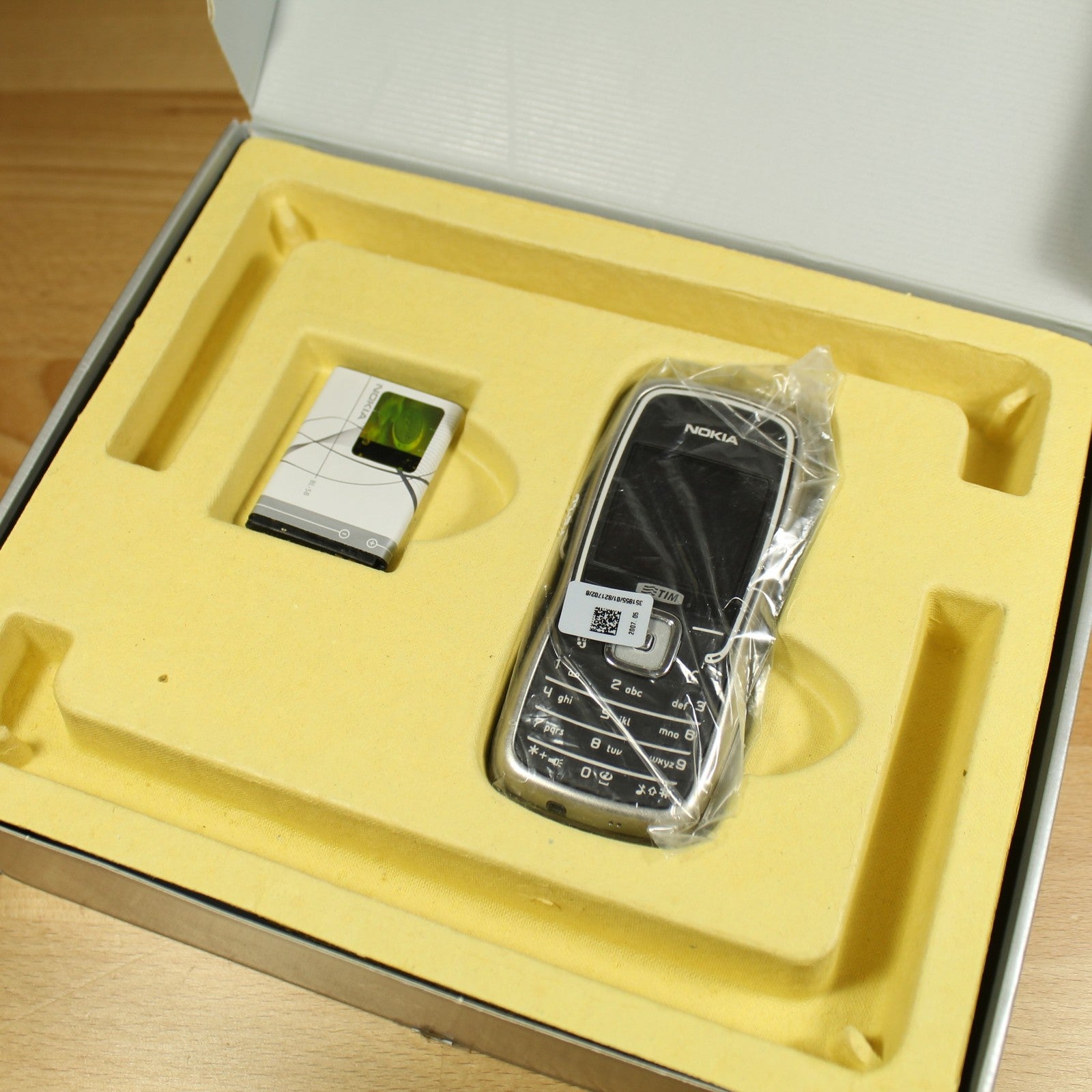 Ultra Rare Vintage Nokia 5500 Sport Phone In Box Bundle International