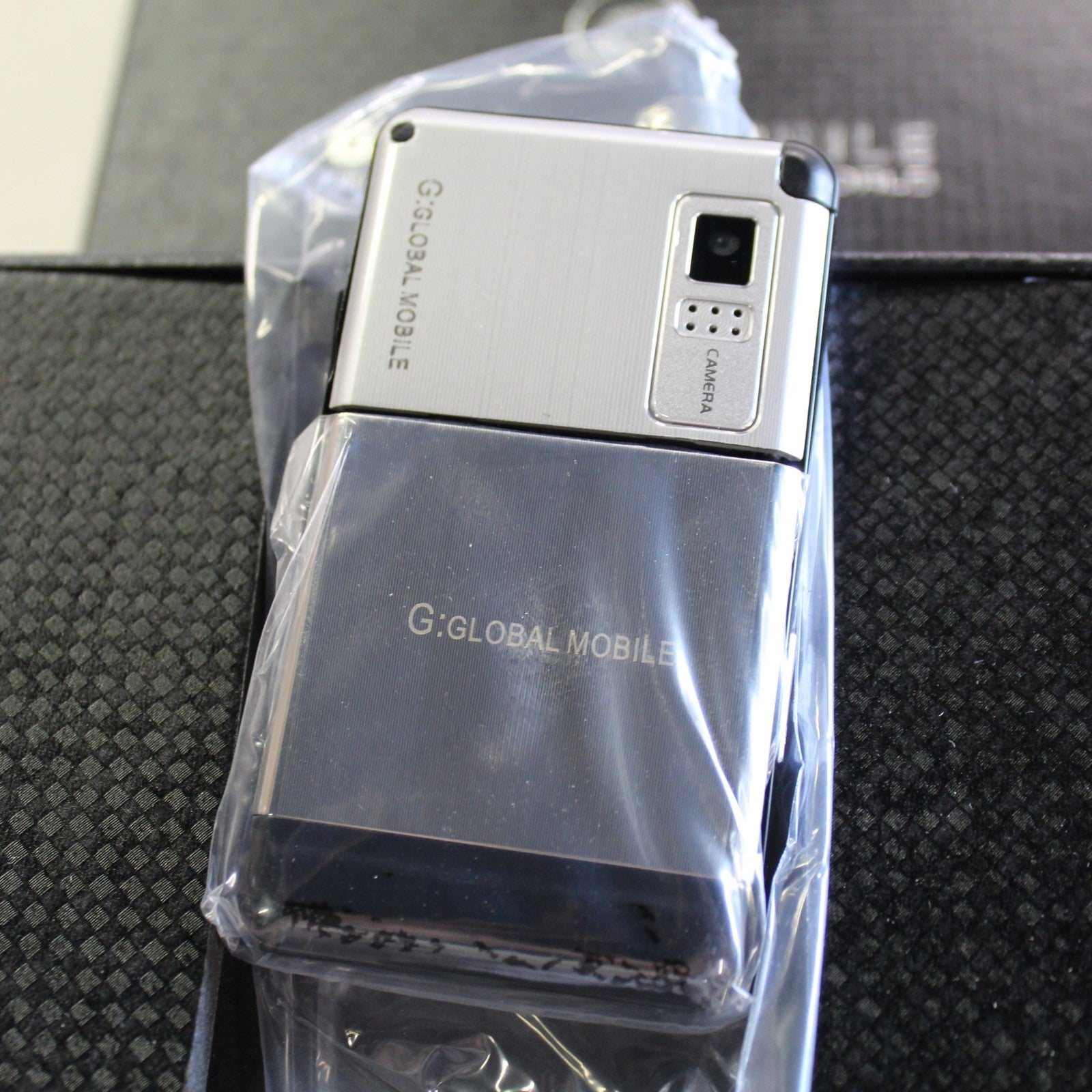 Unlocked World Wide Phone Global Mobile G300 International DUAL SIM Black